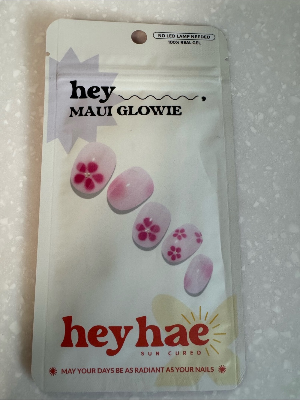 MauI Glowie Pink Press-On Nail Set